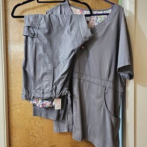 Gray Koi scrubs 2×/3×